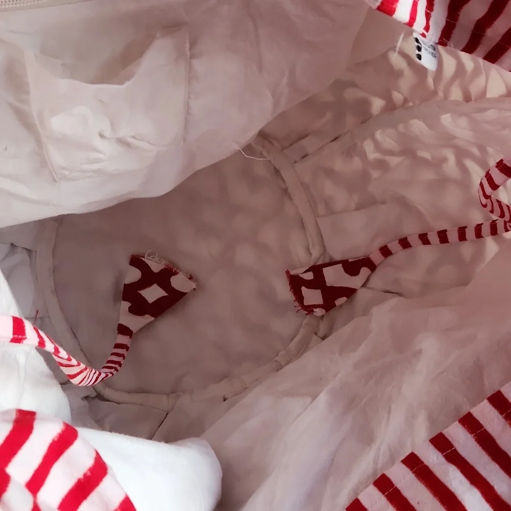 Roberta Roller Rabbit Red and White Patterned Large Tote Bag - Picture 9 of 12